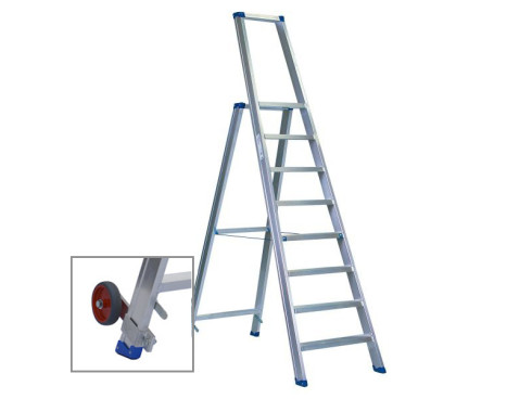 Stufenstehleiter einseitig begehbar mit Bügel, Transportrollen und Aussteifungsstreben