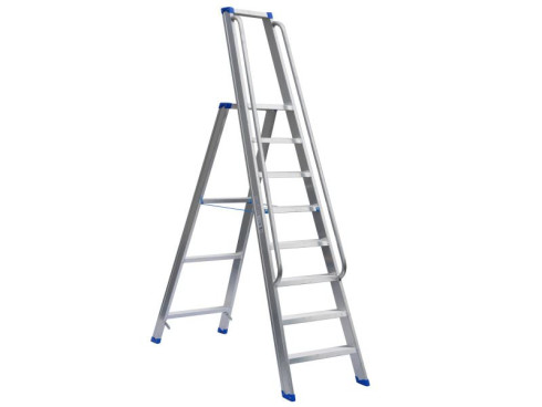 Stufenstehleiter einseitig begehbar mit Bügel und beidseitigem Handlauf
